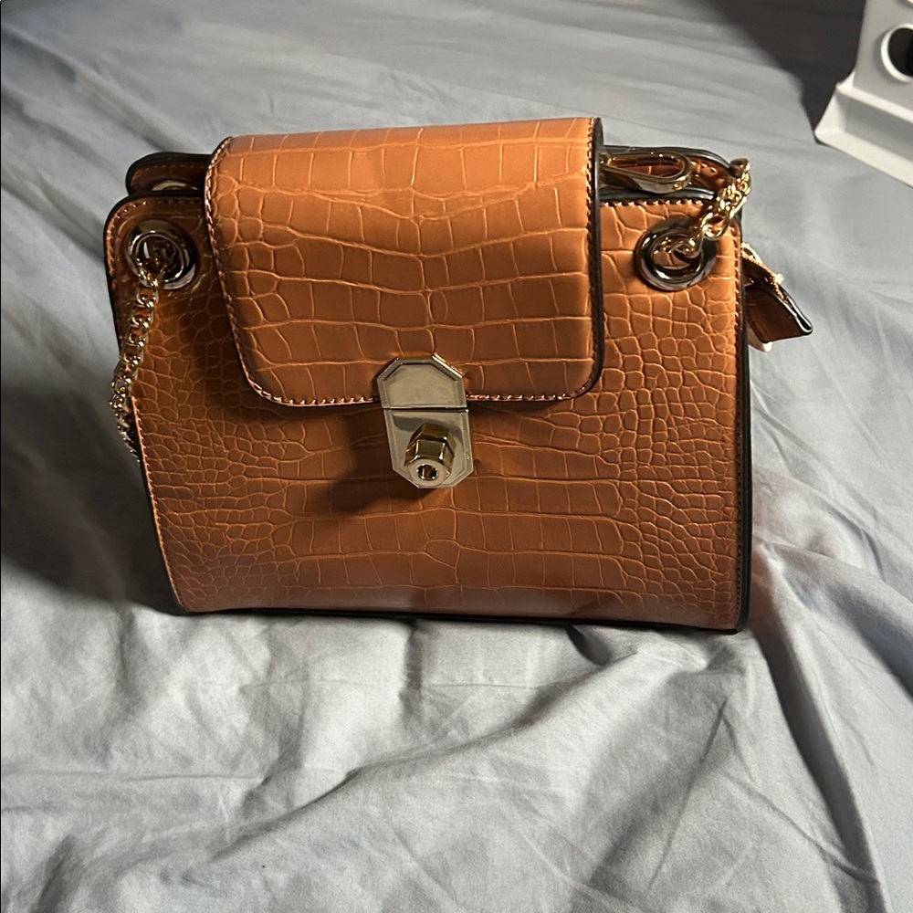 Croc-Embossed Tan Handbag with Gold Chain